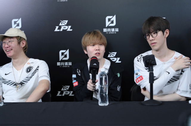 官宣信息显 官宣信息显